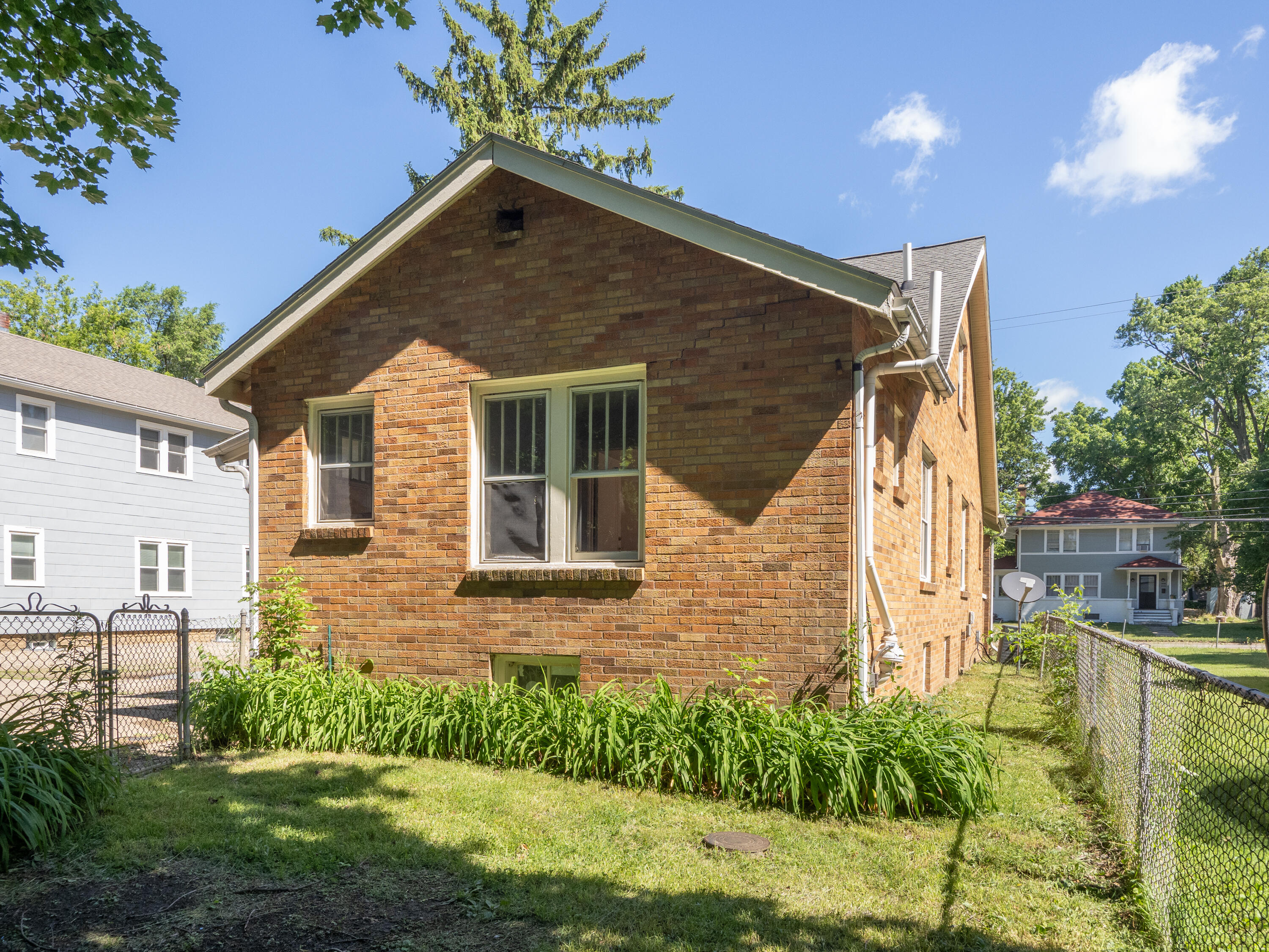 2127 W Main Street Kalamazoo MI 49006