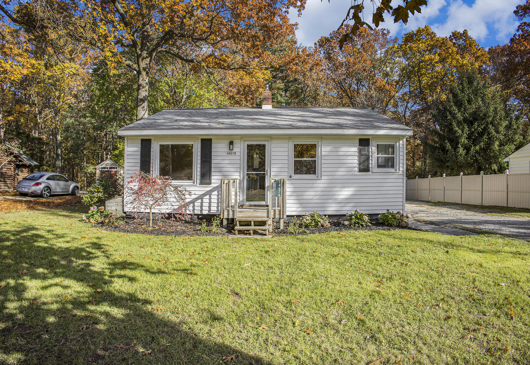 14676 154th Avenue Avenue Grand Haven MI 49417