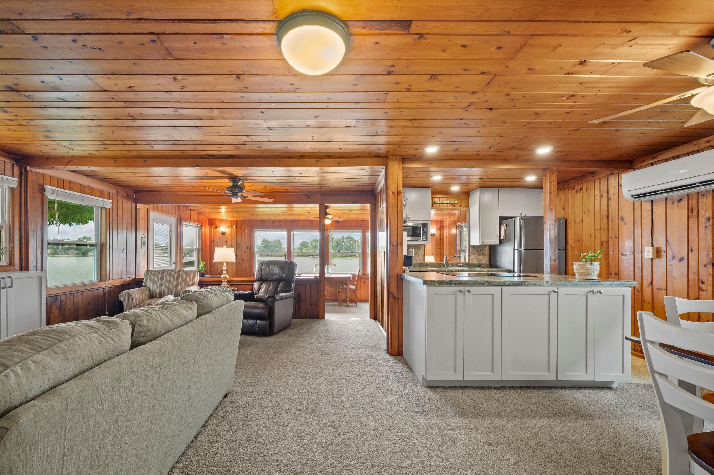 52390 Twin Lakeview Drive Dowagiac MI 49047