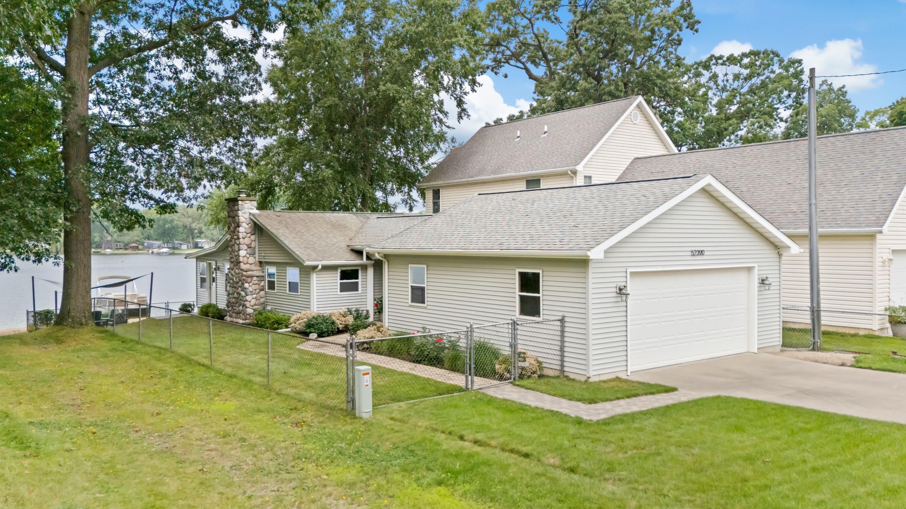 52390 Twin Lakeview Drive Dowagiac MI 49047