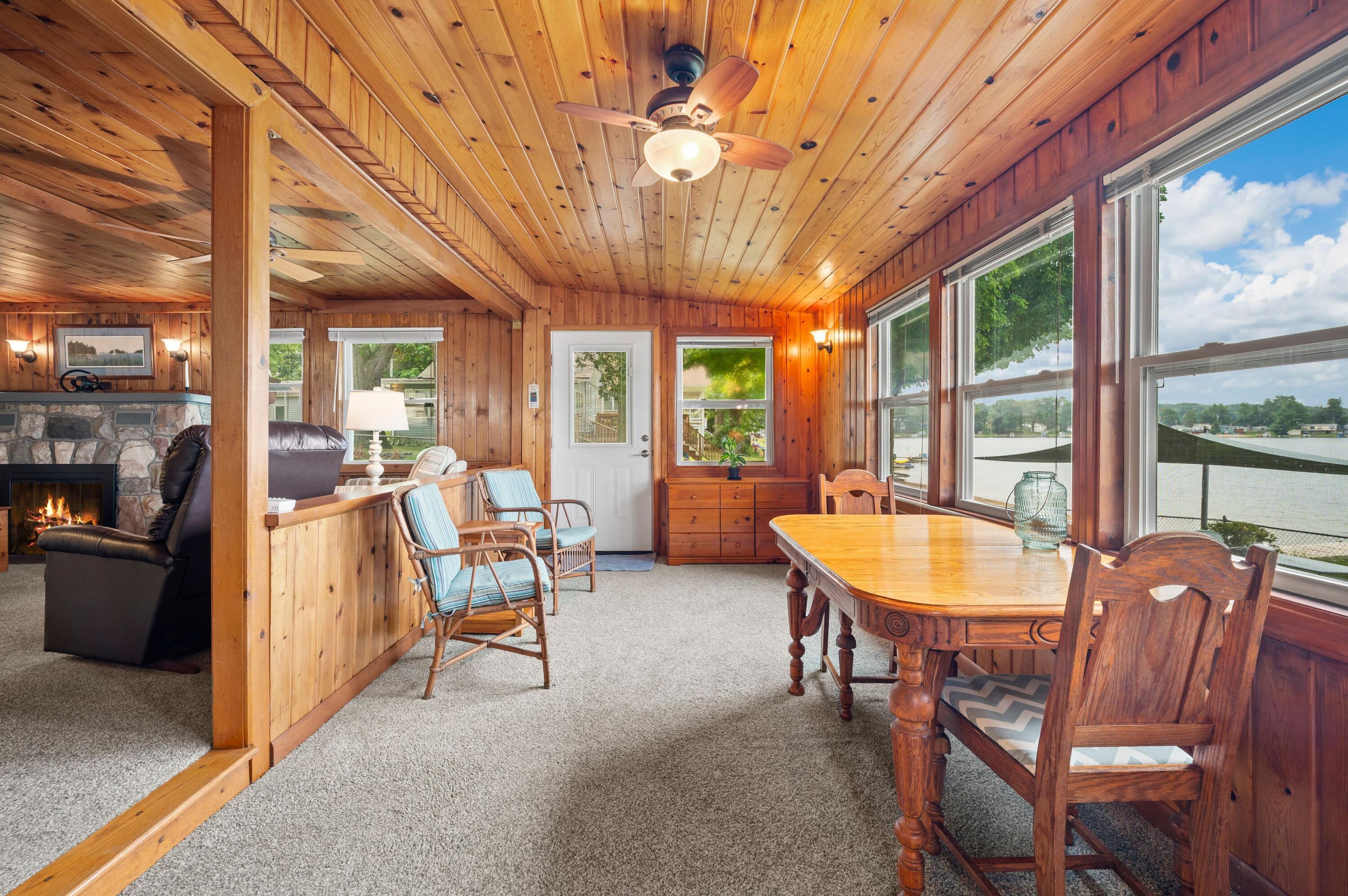 52390 Twin Lakeview Drive Dowagiac MI 49047