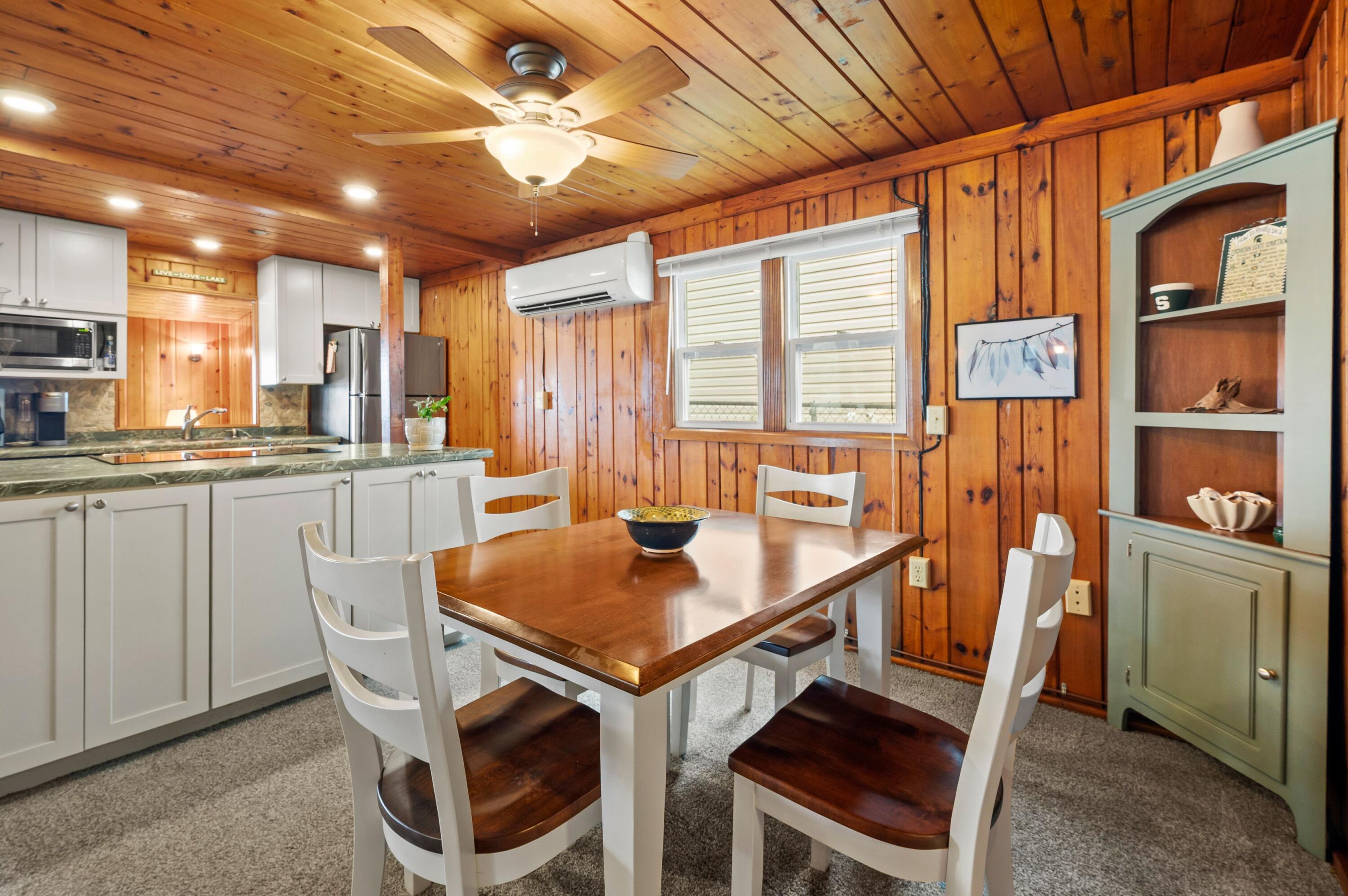 52390 Twin Lakeview Drive Dowagiac MI 49047