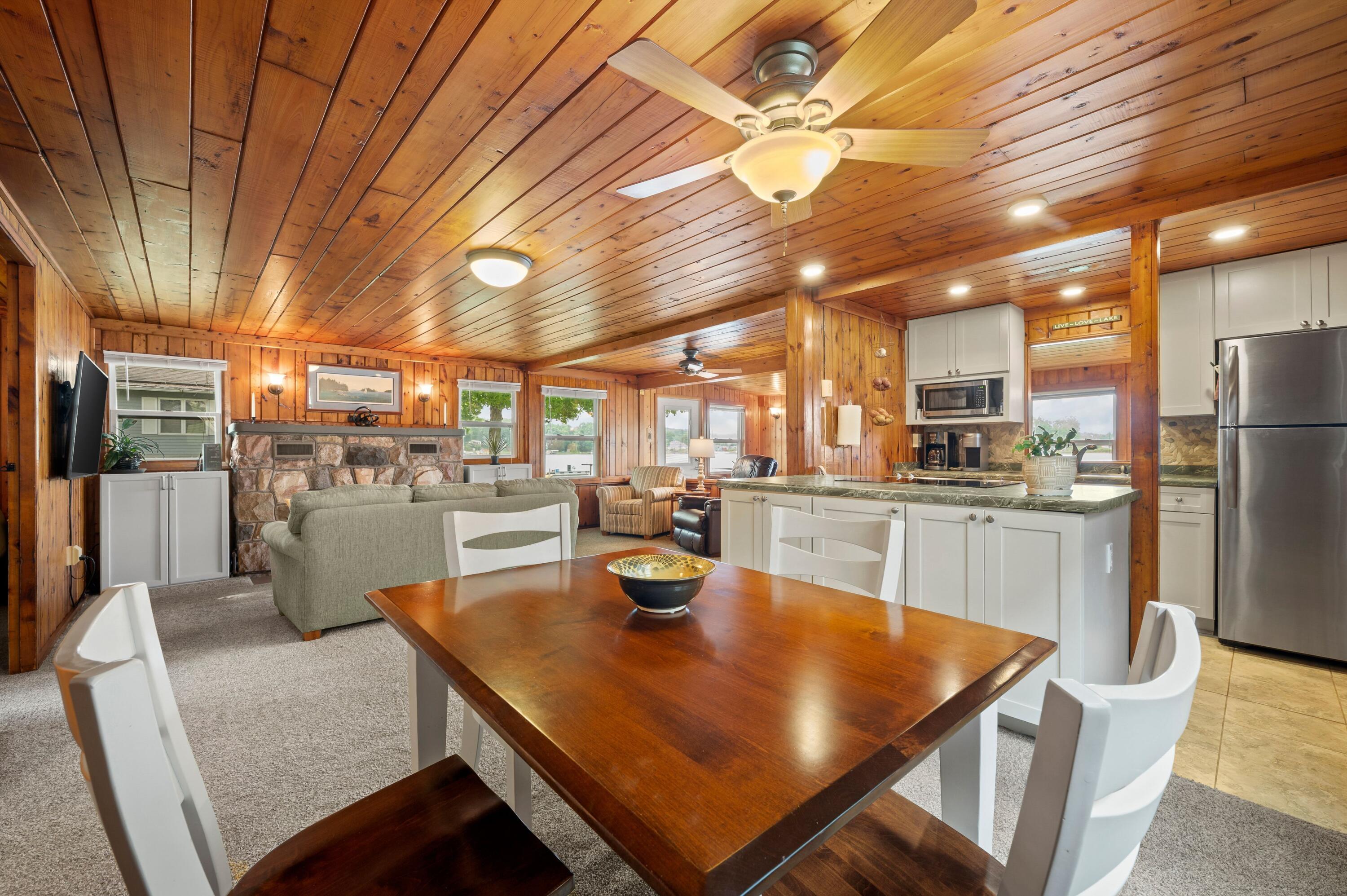 52390 Twin Lakeview Drive Dowagiac MI 49047