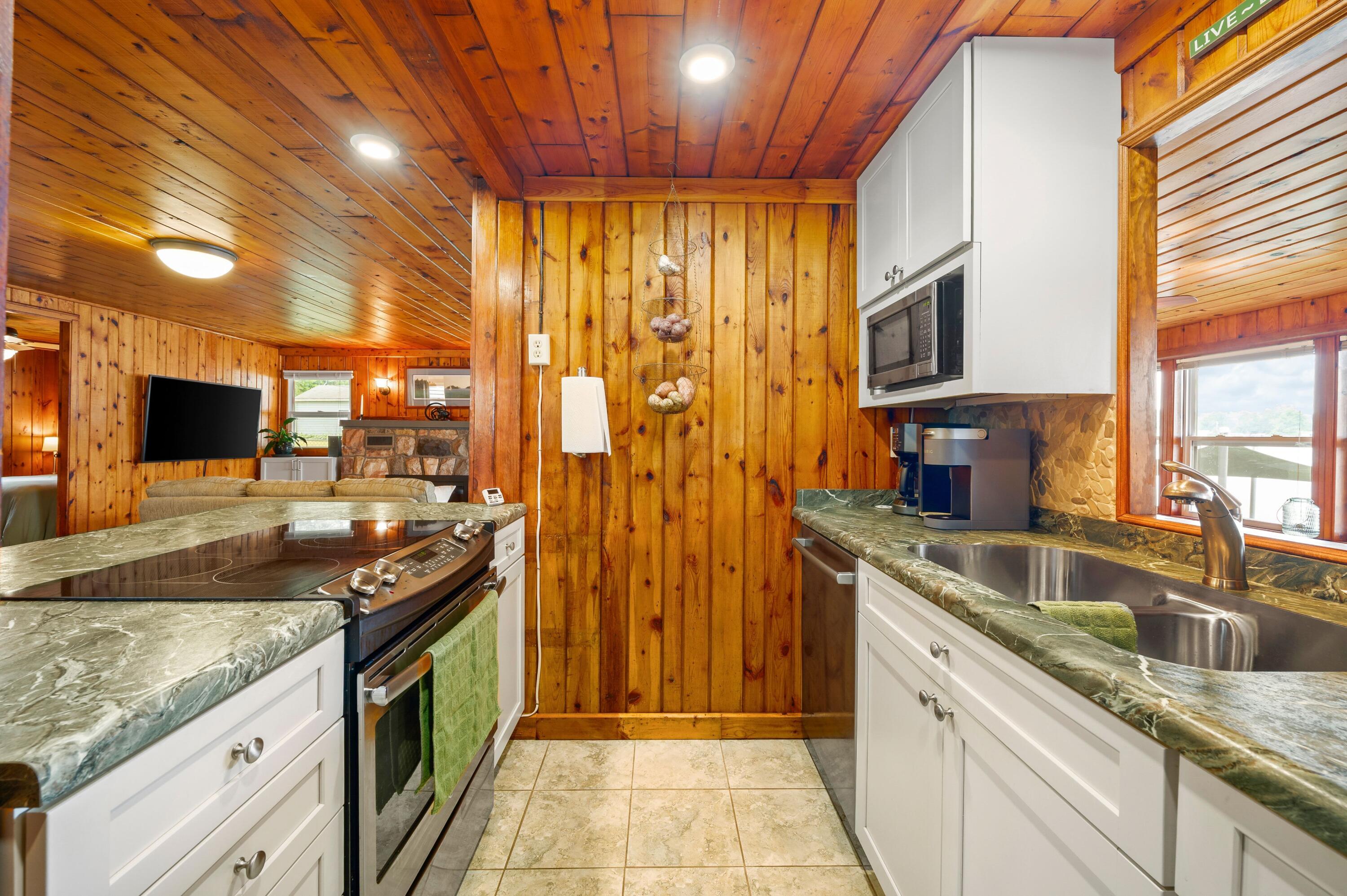 52390 Twin Lakeview Drive Dowagiac MI 49047