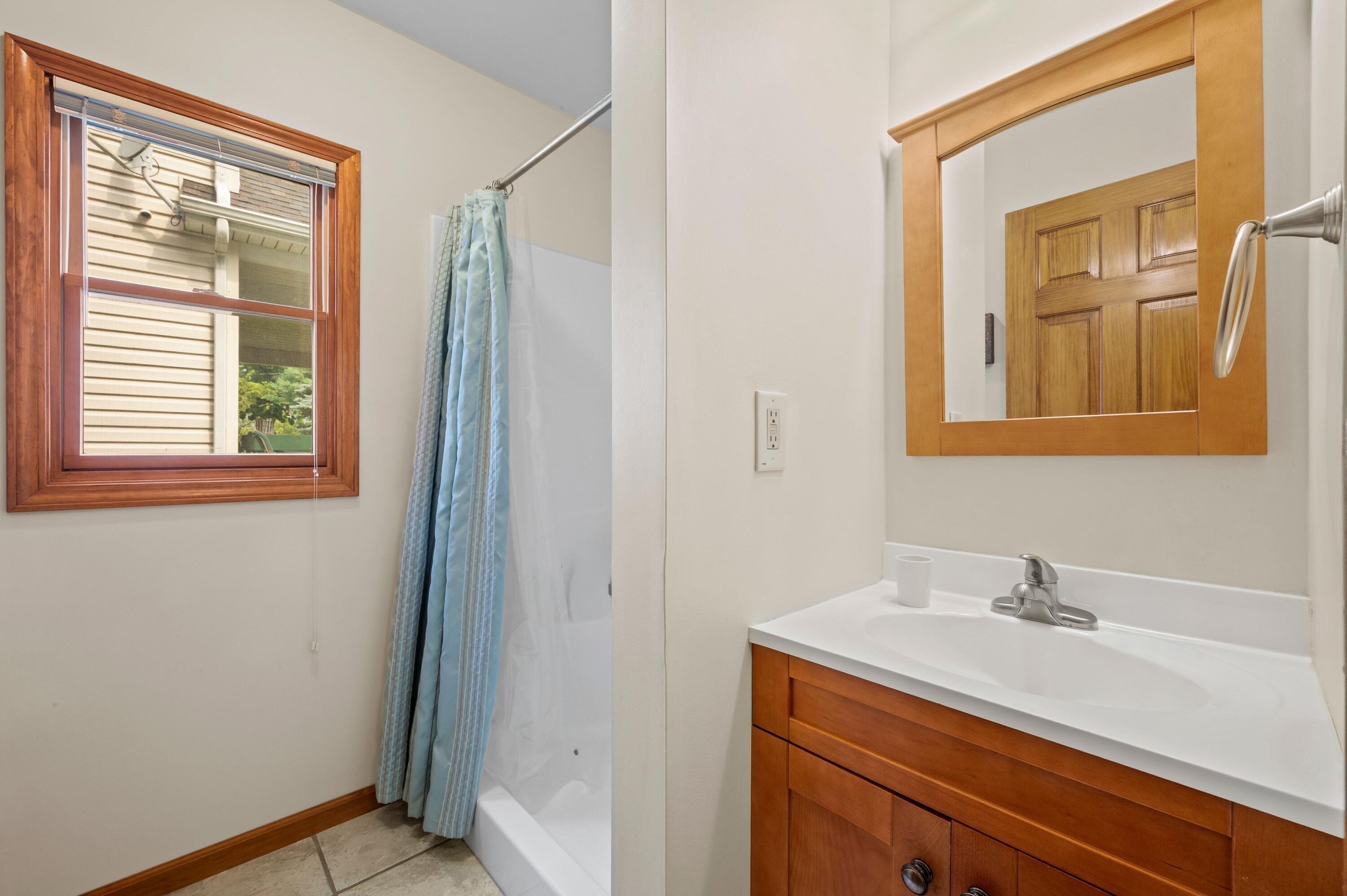 52390 Twin Lakeview Drive Dowagiac MI 49047