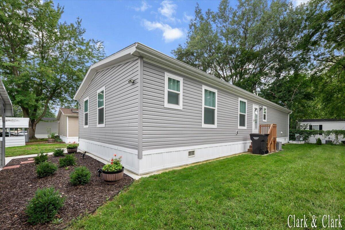 6157 Kran Avenue SE Grand Rapids MI 49548