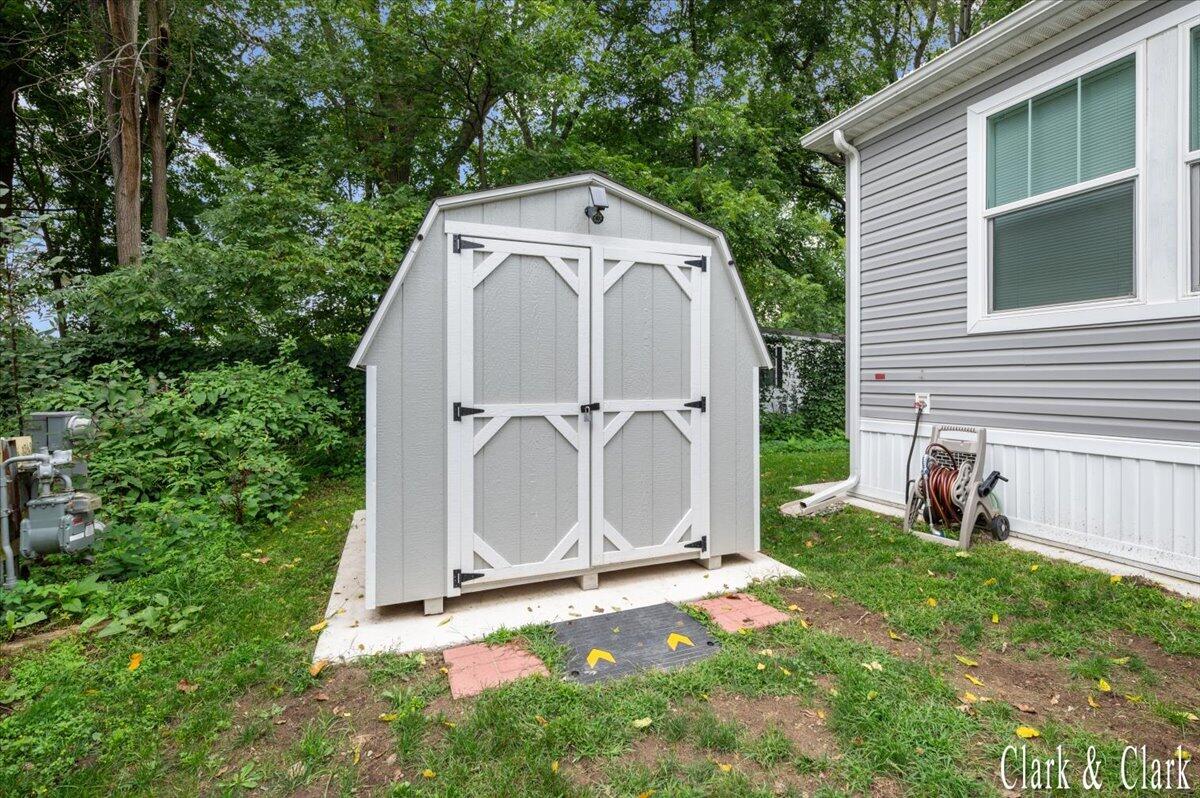 6157 Kran Avenue SE Grand Rapids MI 49548