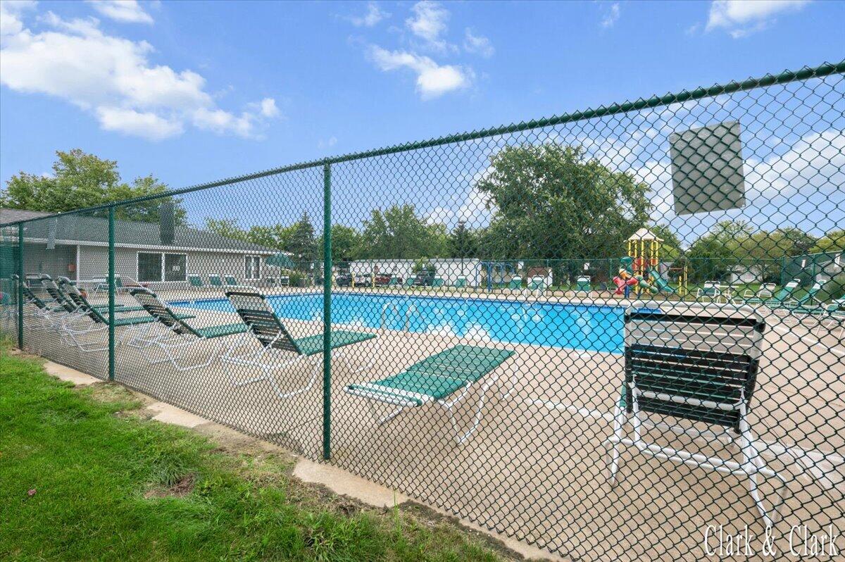 6157 Kran Avenue SE Grand Rapids MI 49548