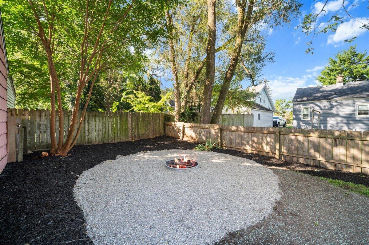 1515 Calvin Avenue SE Grand Rapids MI 49507