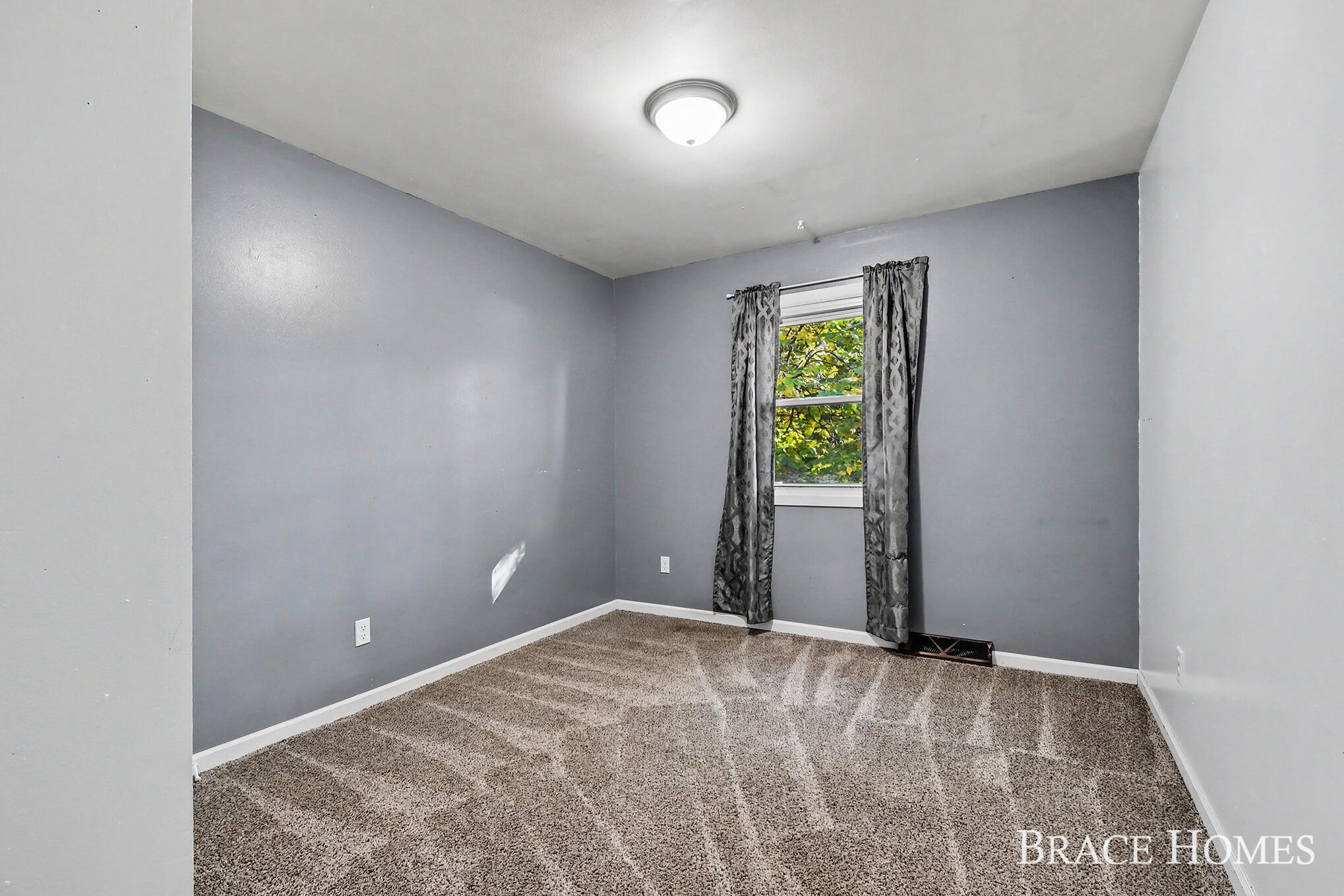7575 Regal Avenue SE Grand Rapids MI 49548