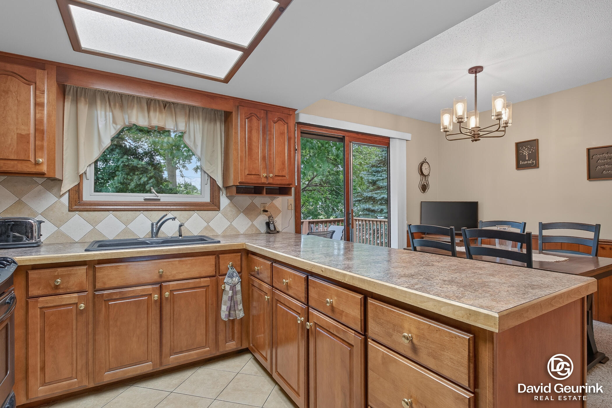 325 N Lindy Street Zeeland MI 49464