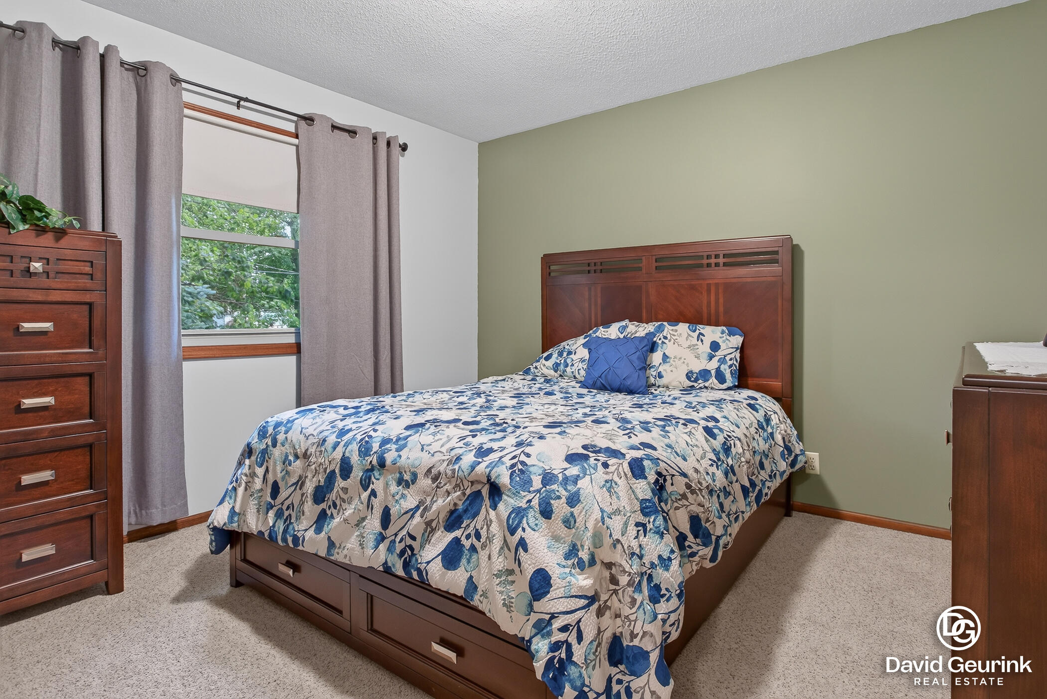 325 N Lindy Street Zeeland MI 49464