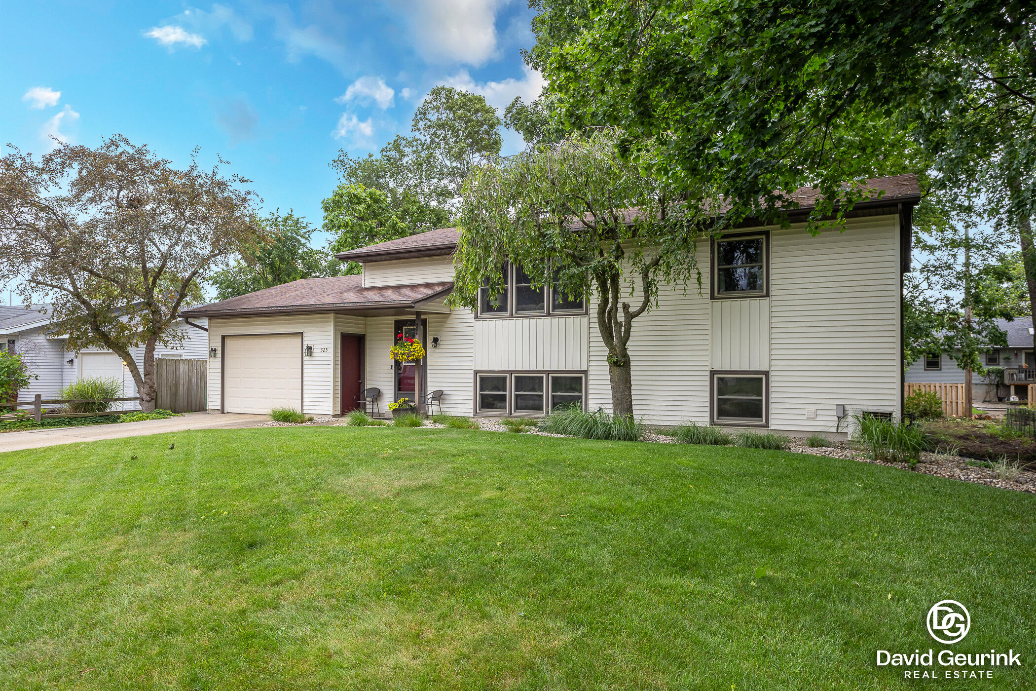 325 N Lindy Street Zeeland MI 49464