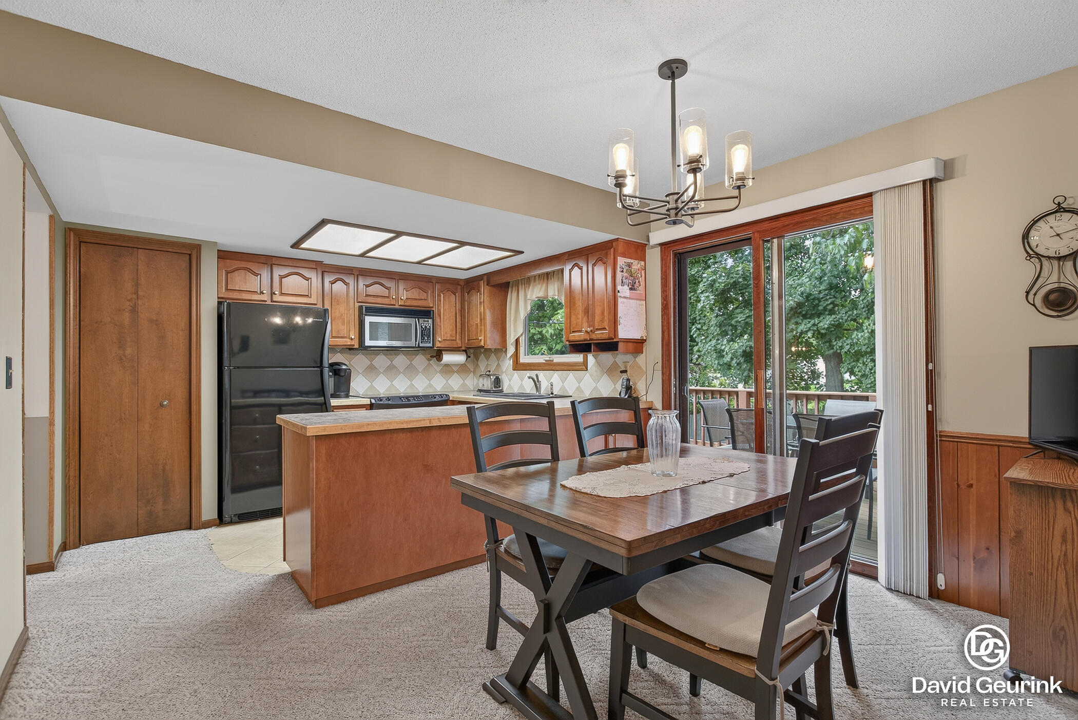 325 N Lindy Street Zeeland MI 49464