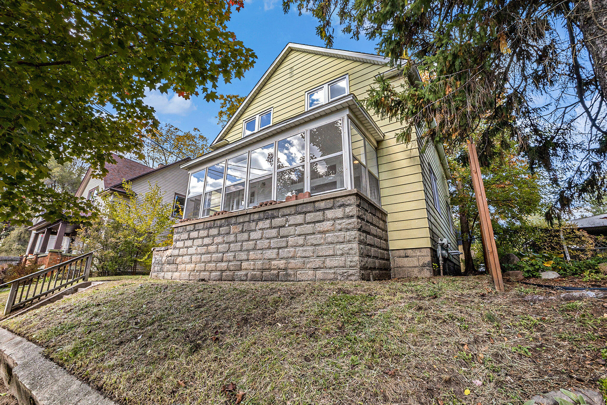 1125 Baxter Street SE Grand Rapids MI 49506