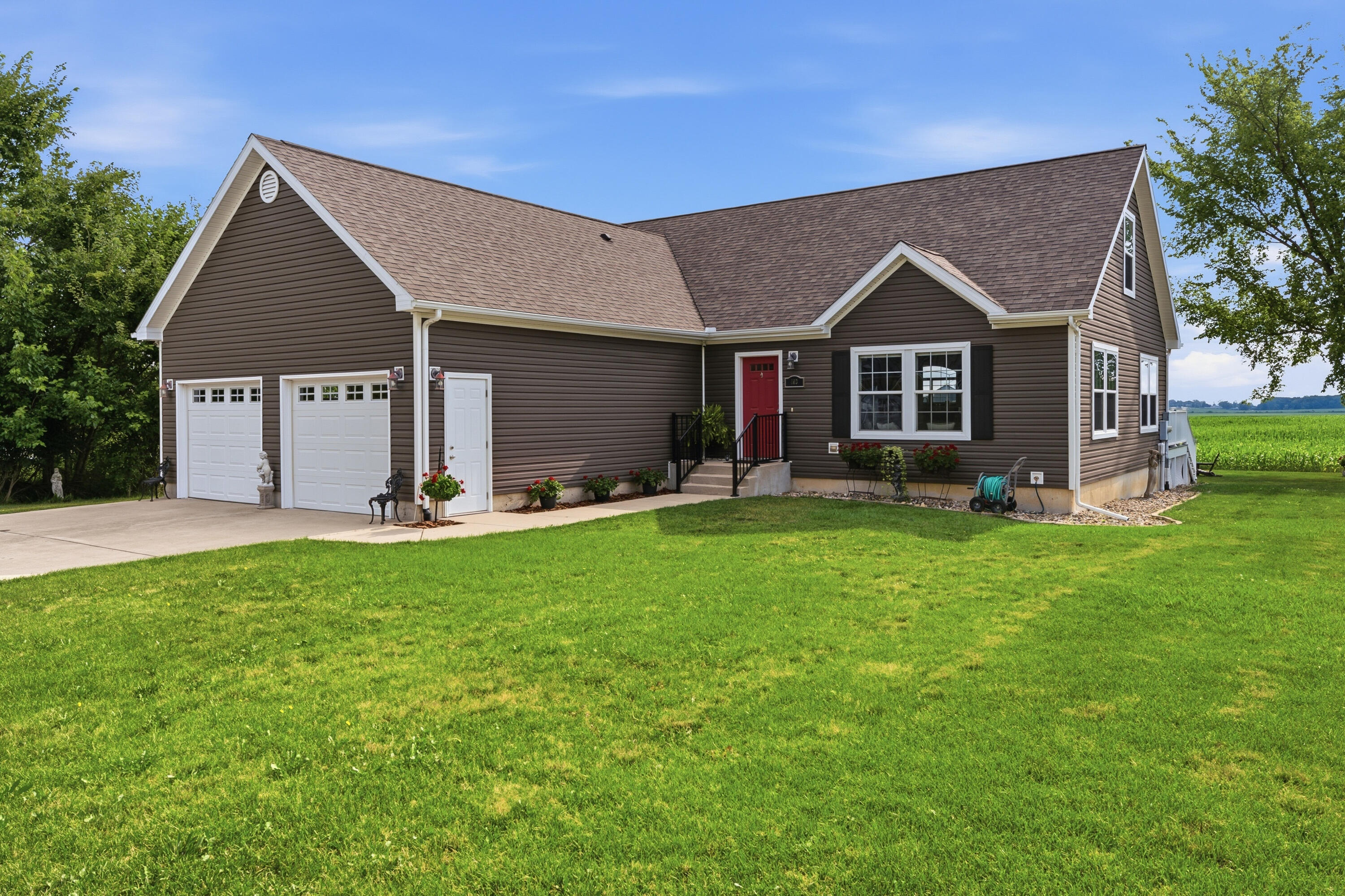Three Oaks MI, 403 Tulip Drive