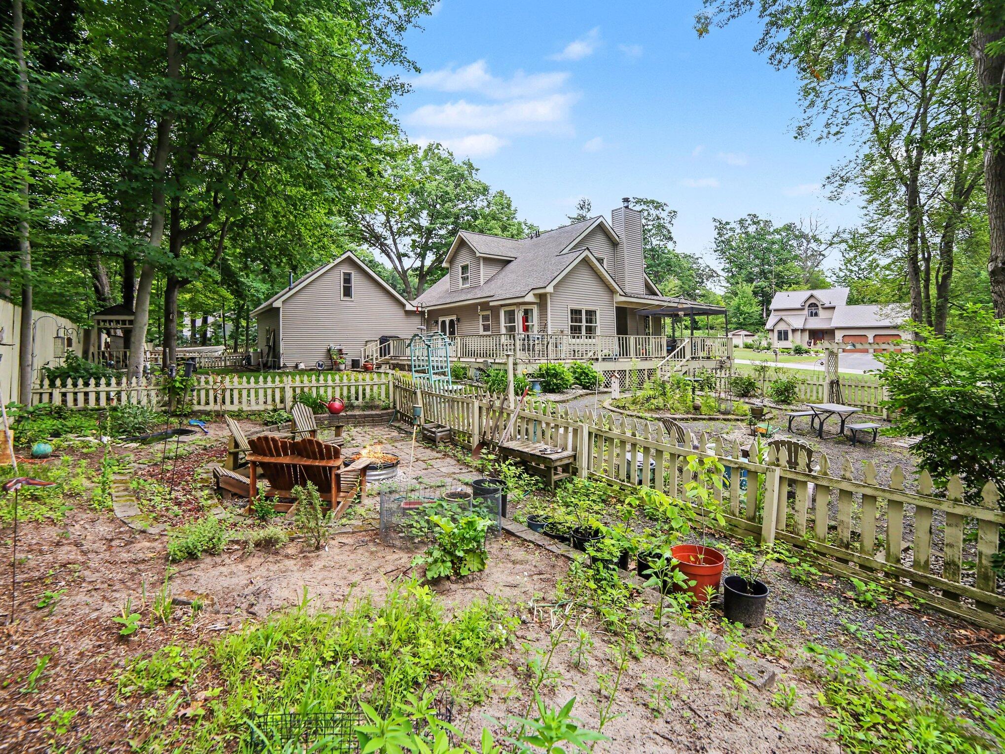 1579 N Marilyn Drive Ludington MI 49431