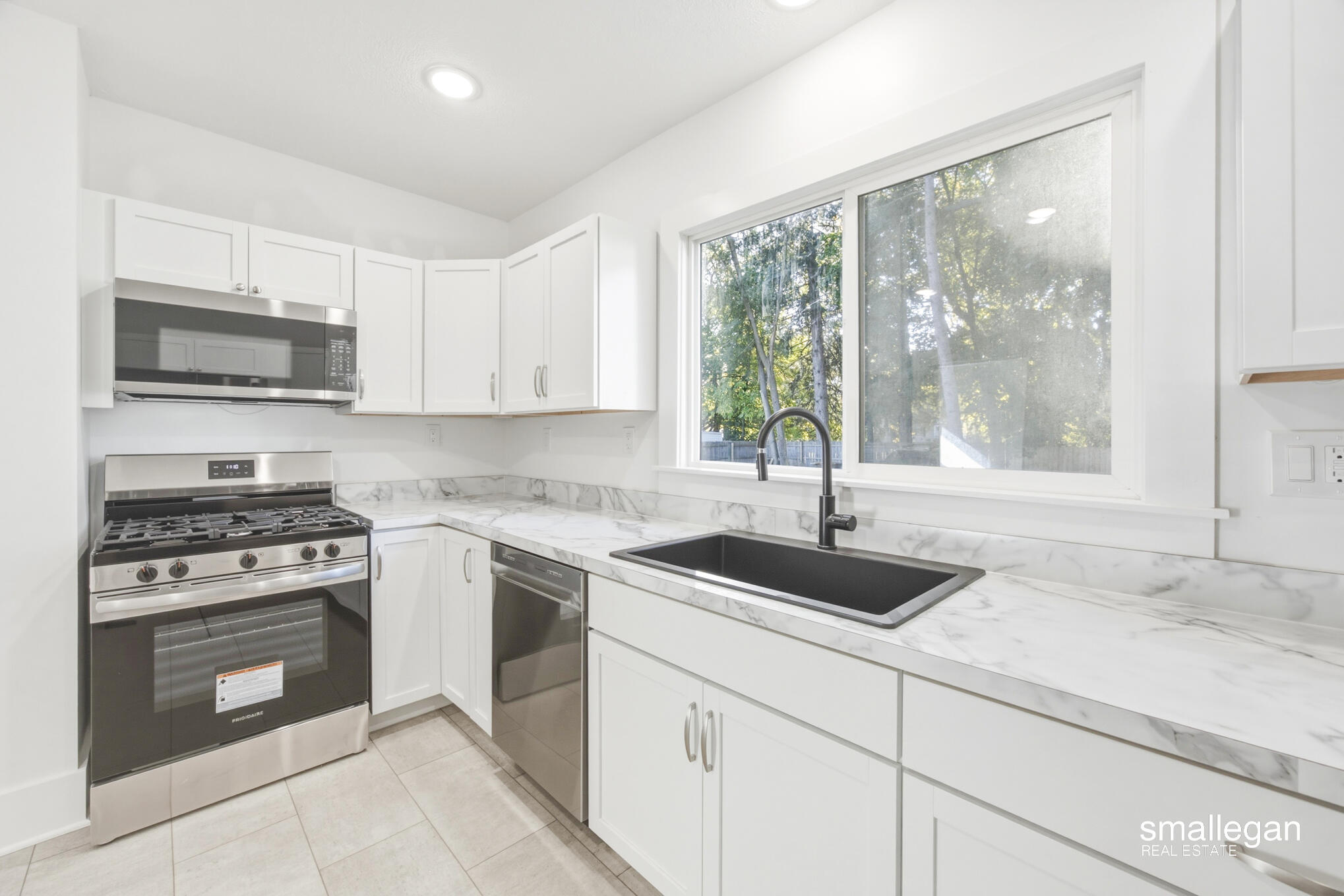 423 Amity Avenue Muskegon MI 49442