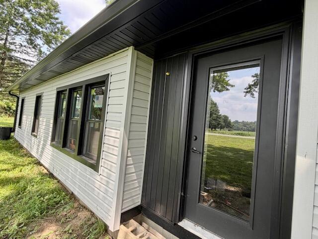 6633 W Forest Lawn Road Three Oaks MI 49128