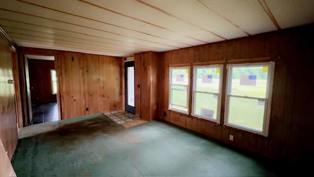6633 W Forest Lawn Road Three Oaks MI 49128