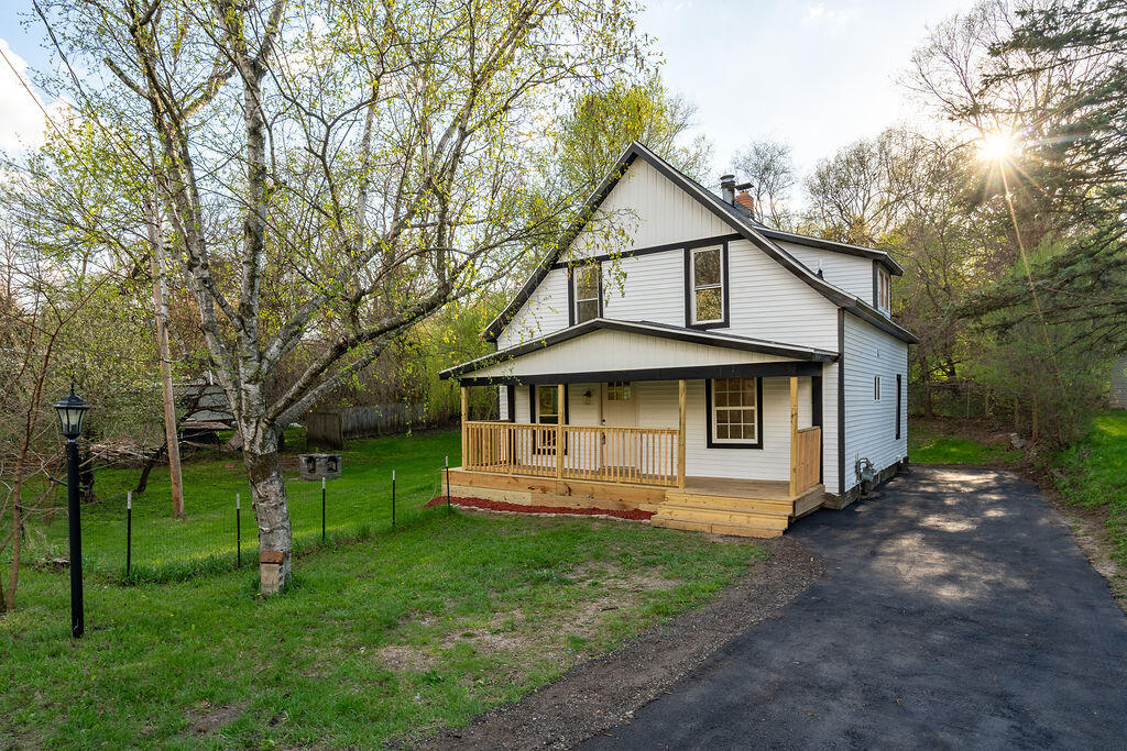 3527 Carlton Avenue NE Grand Rapids MI 49525