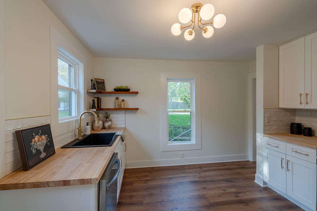 3527 Carlton Avenue NE Grand Rapids MI 49525