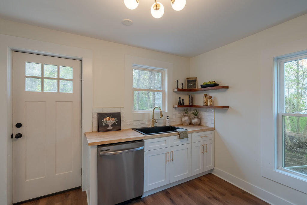 3527 Carlton Avenue NE Grand Rapids MI 49525