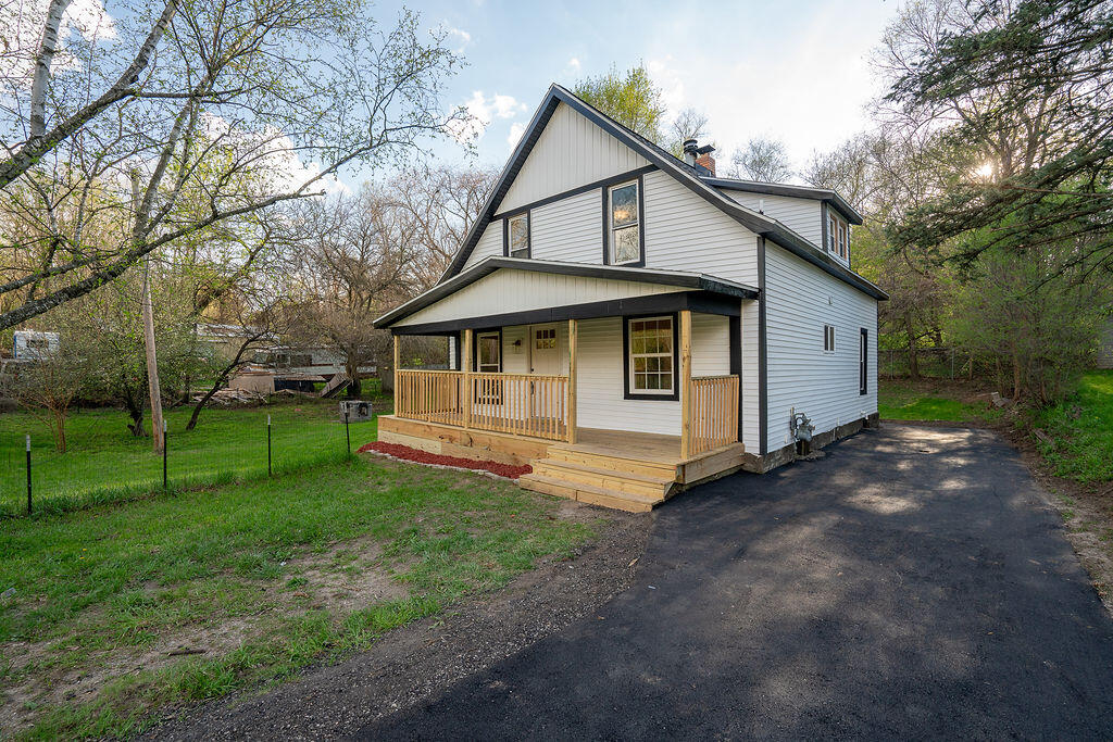 3527 Carlton Avenue NE Grand Rapids MI 49525