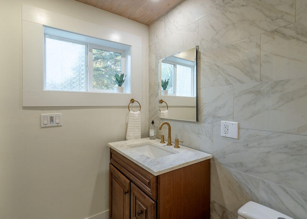 3527 Carlton Avenue NE Grand Rapids MI 49525