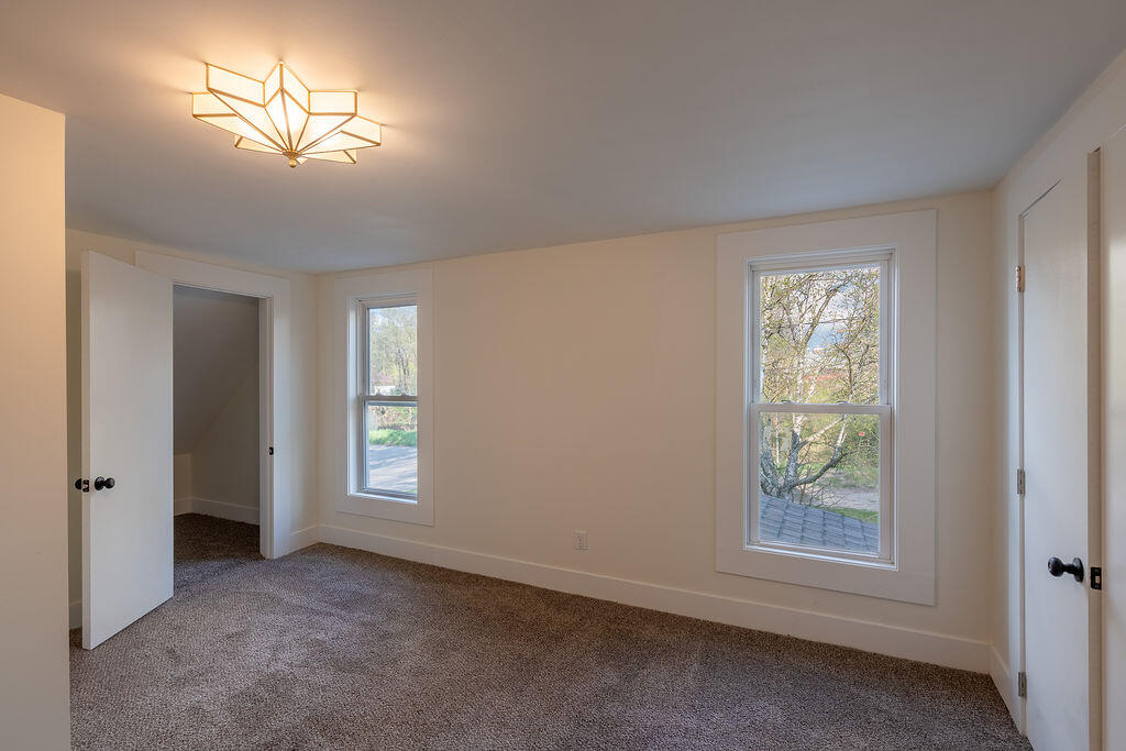3527 Carlton Avenue NE Grand Rapids MI 49525