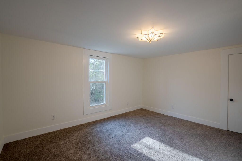 3527 Carlton Avenue NE Grand Rapids MI 49525