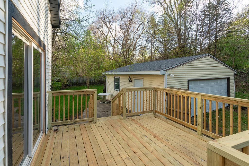 3527 Carlton Avenue NE Grand Rapids MI 49525