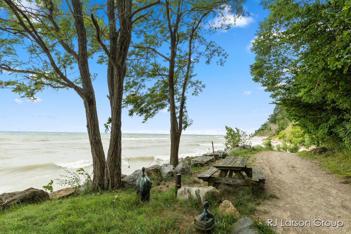 1007 Orchard Avenue South Haven MI 49090