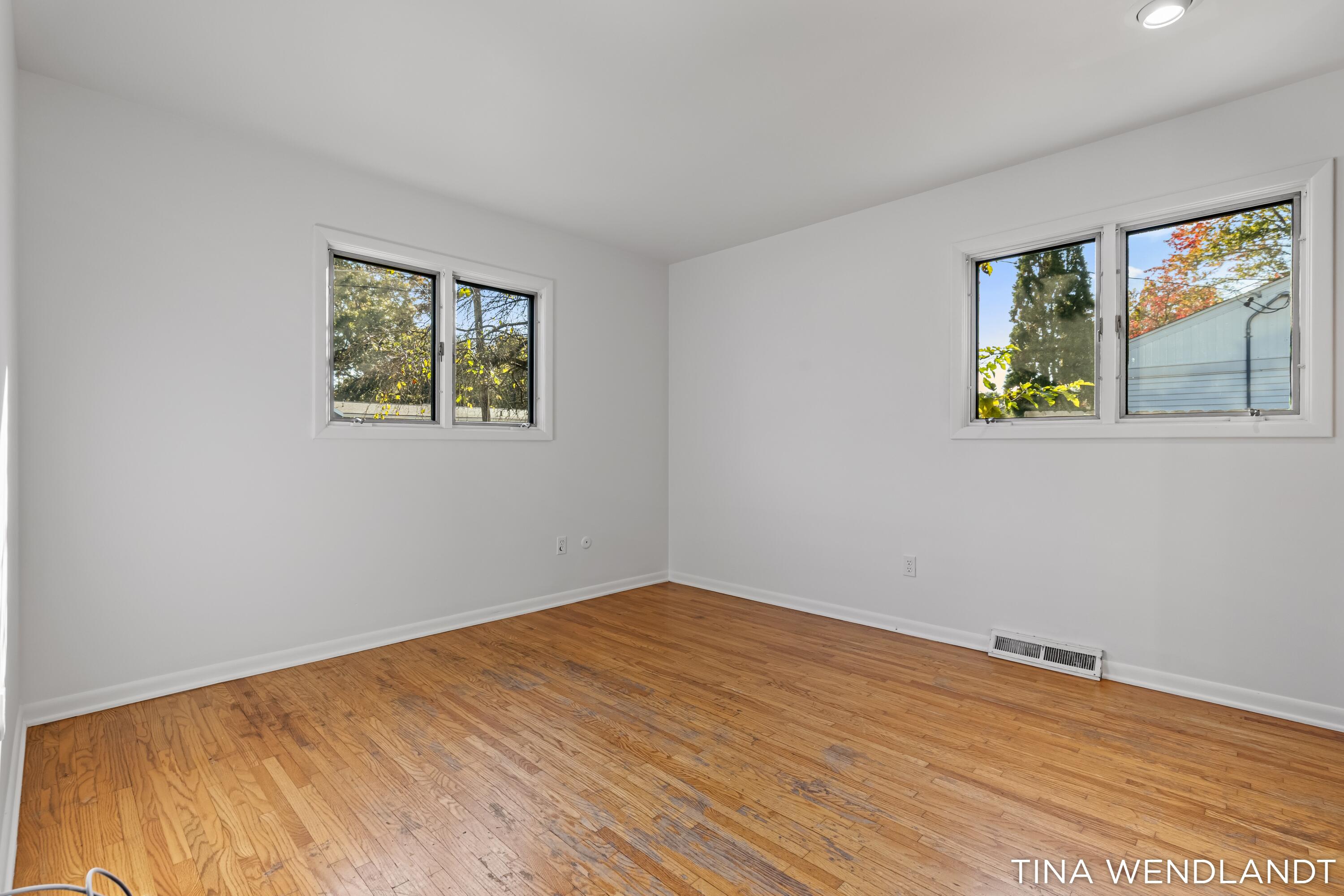 3737 Keeweenaw Drive NE Grand Rapids MI 49525