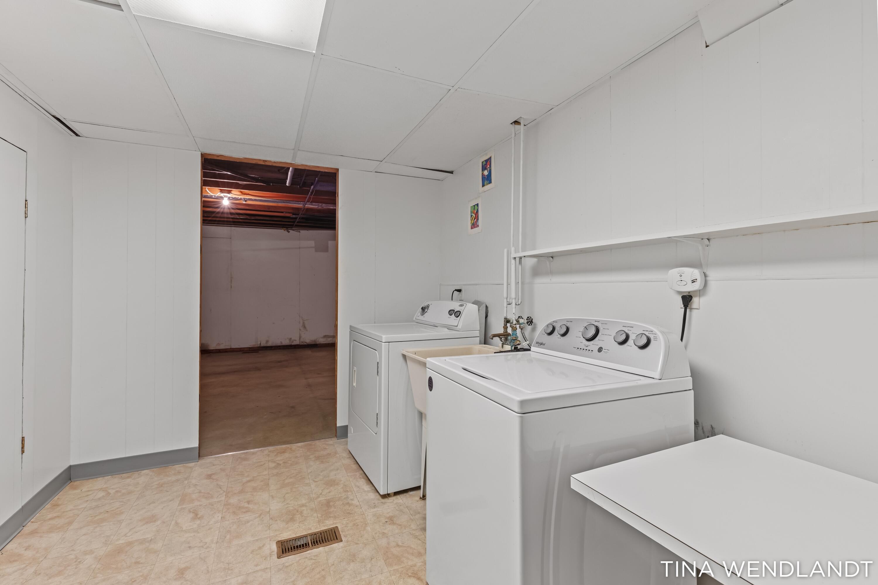3737 Keeweenaw Drive NE Grand Rapids MI 49525