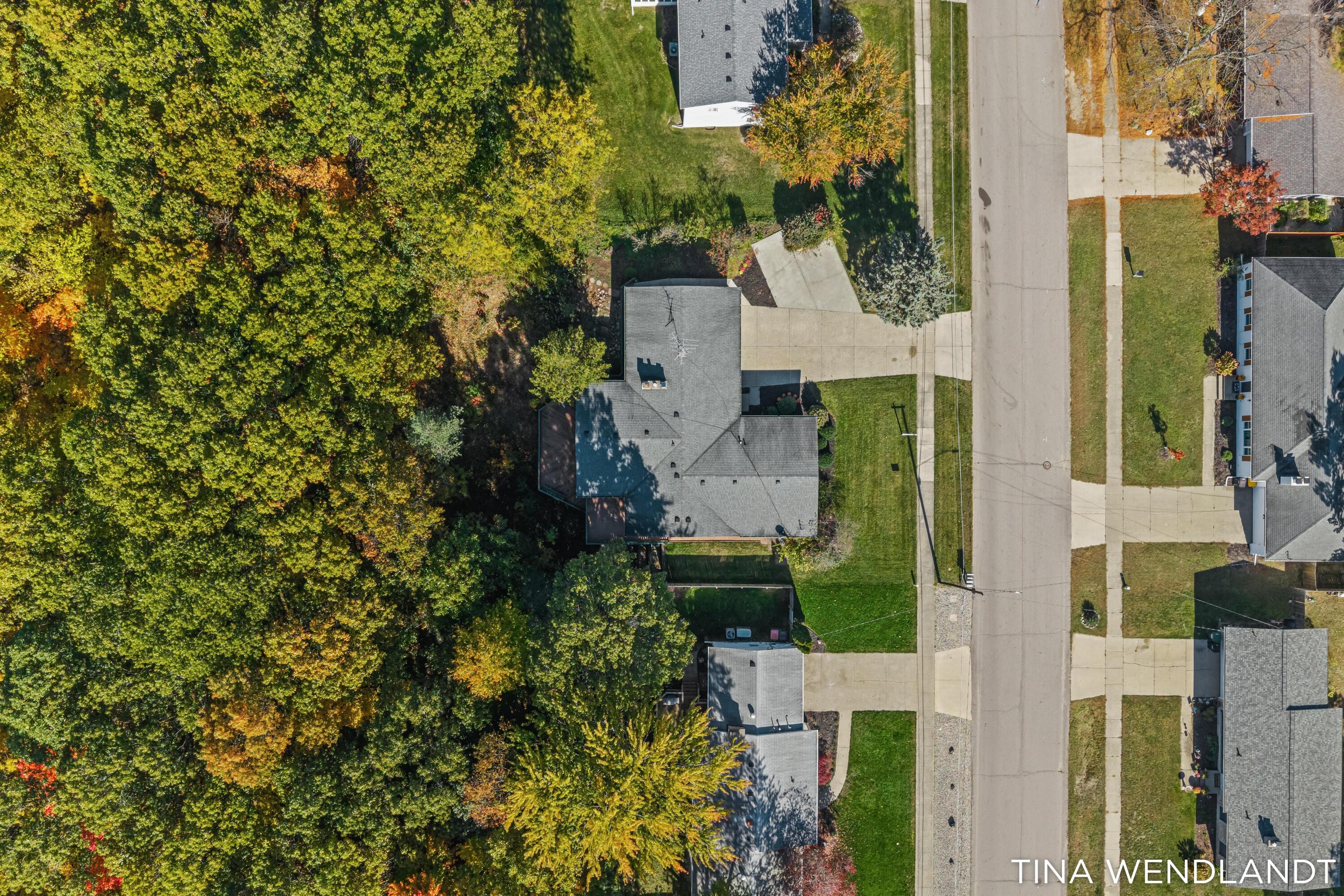 3737 Keeweenaw Drive NE Grand Rapids MI 49525
