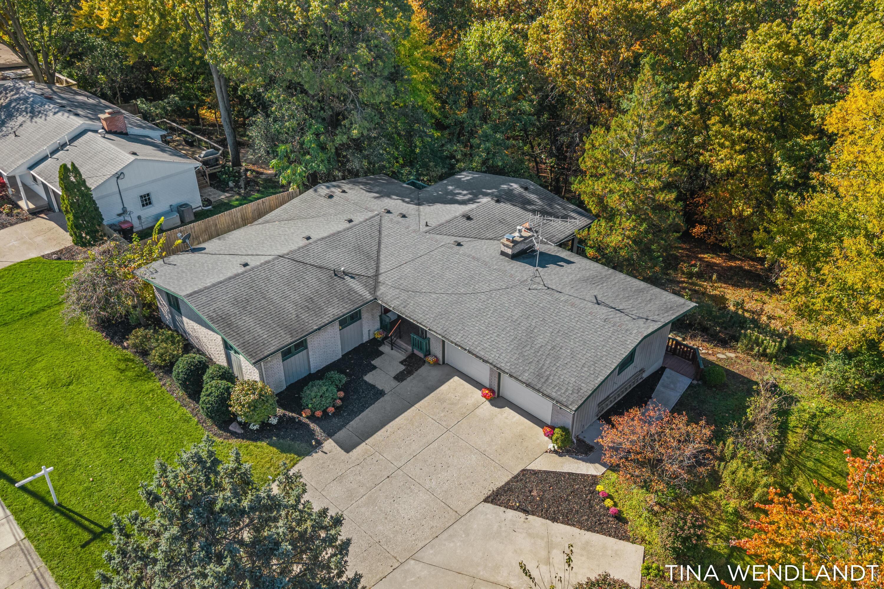 3737 Keeweenaw Drive NE Grand Rapids MI 49525