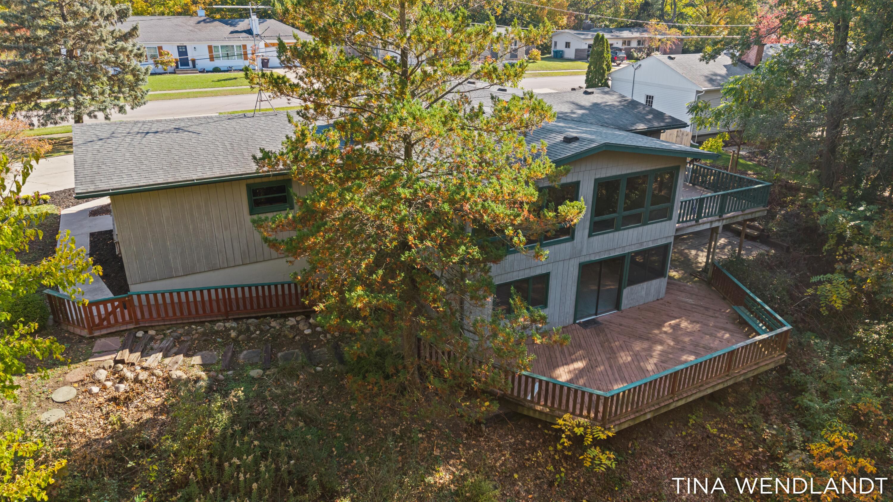 3737 Keeweenaw Drive NE Grand Rapids MI 49525