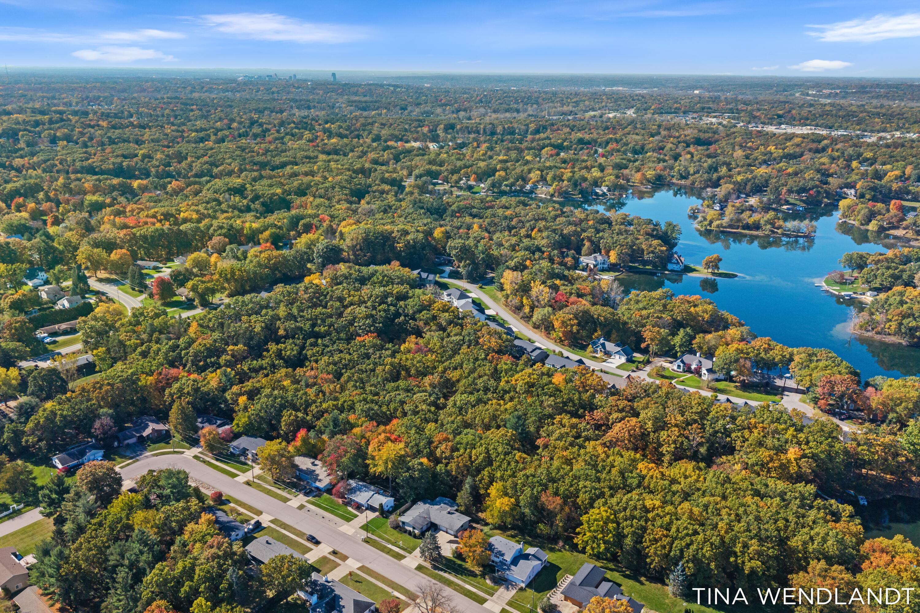 3737 Keeweenaw Drive NE Grand Rapids MI 49525