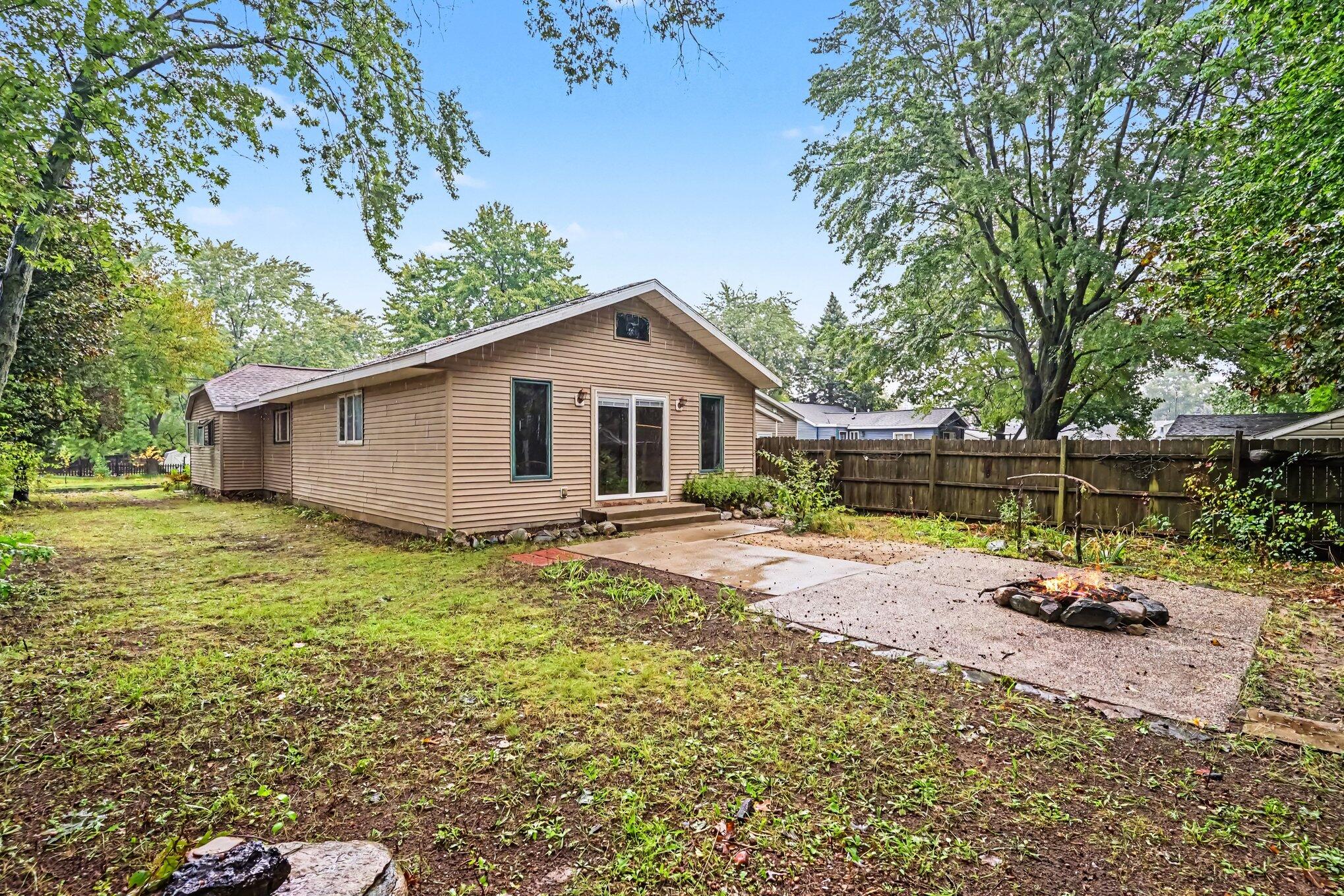 2283 Hughes Avenue Muskegon MI 49441