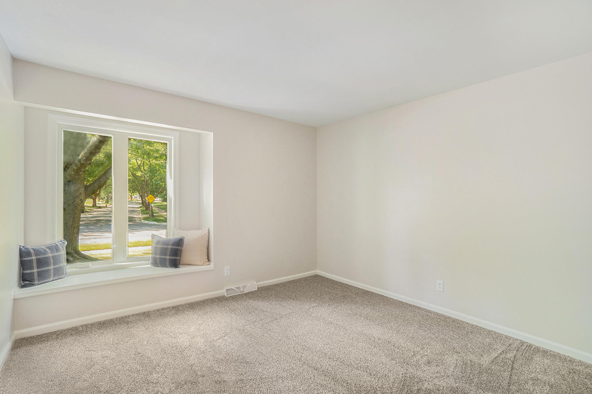2627 Berwyck Road SE East Grand Rapids MI 49506