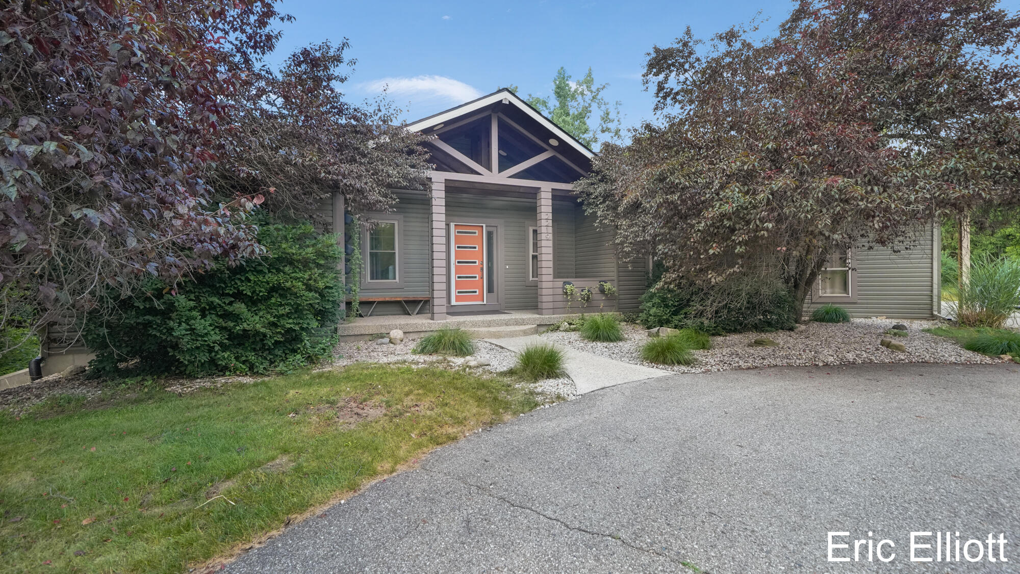 2219 NE Sawmill Drive NE Rockford MI 49341