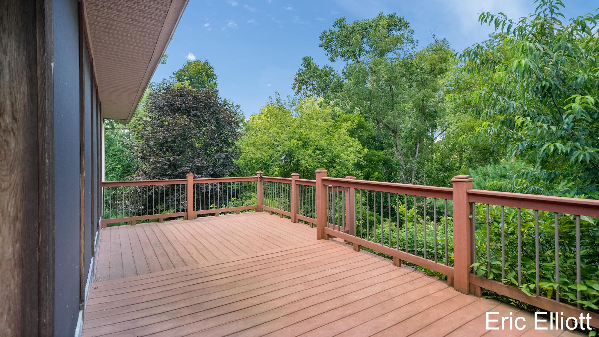 2219 NE Sawmill Drive NE Rockford MI 49341