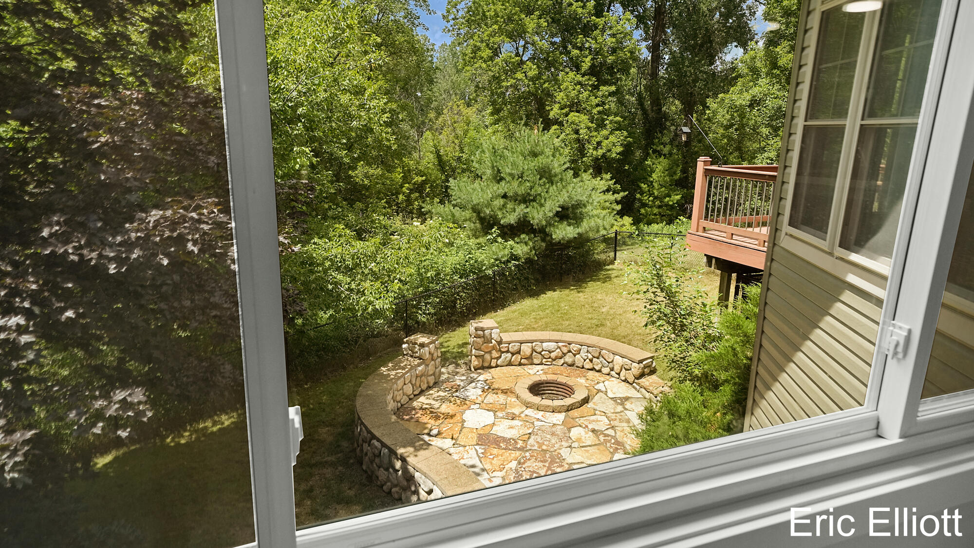 2219 NE Sawmill Drive NE Rockford MI 49341