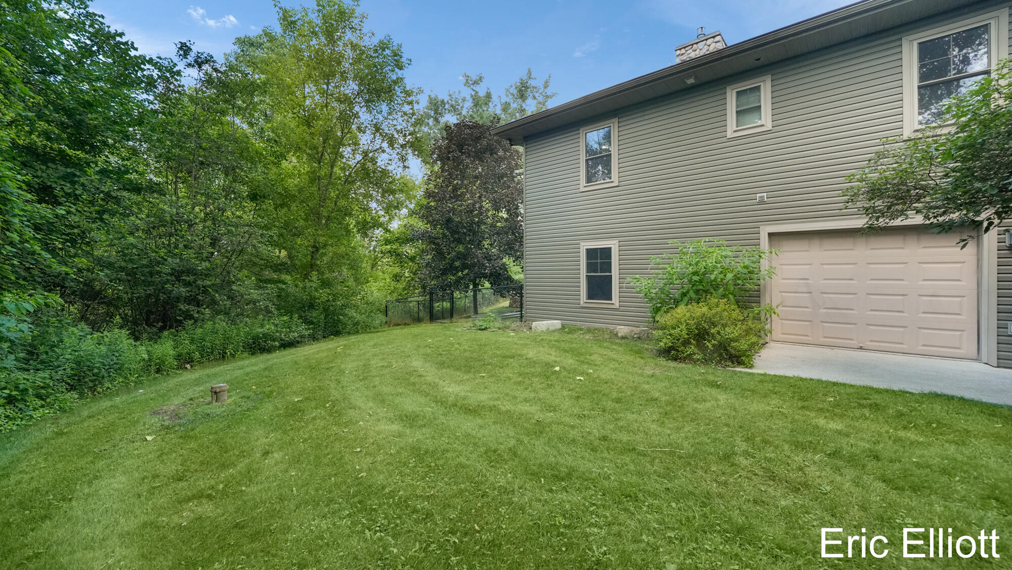 2219 NE Sawmill Drive NE Rockford MI 49341