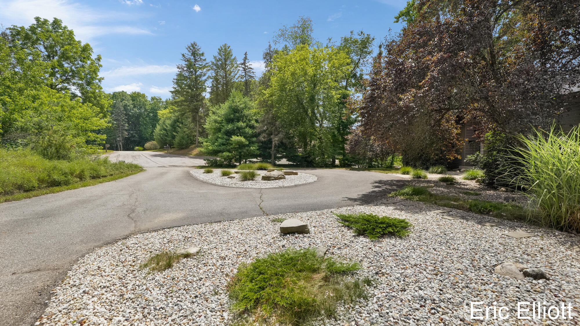2219 NE Sawmill Drive NE Rockford MI 49341