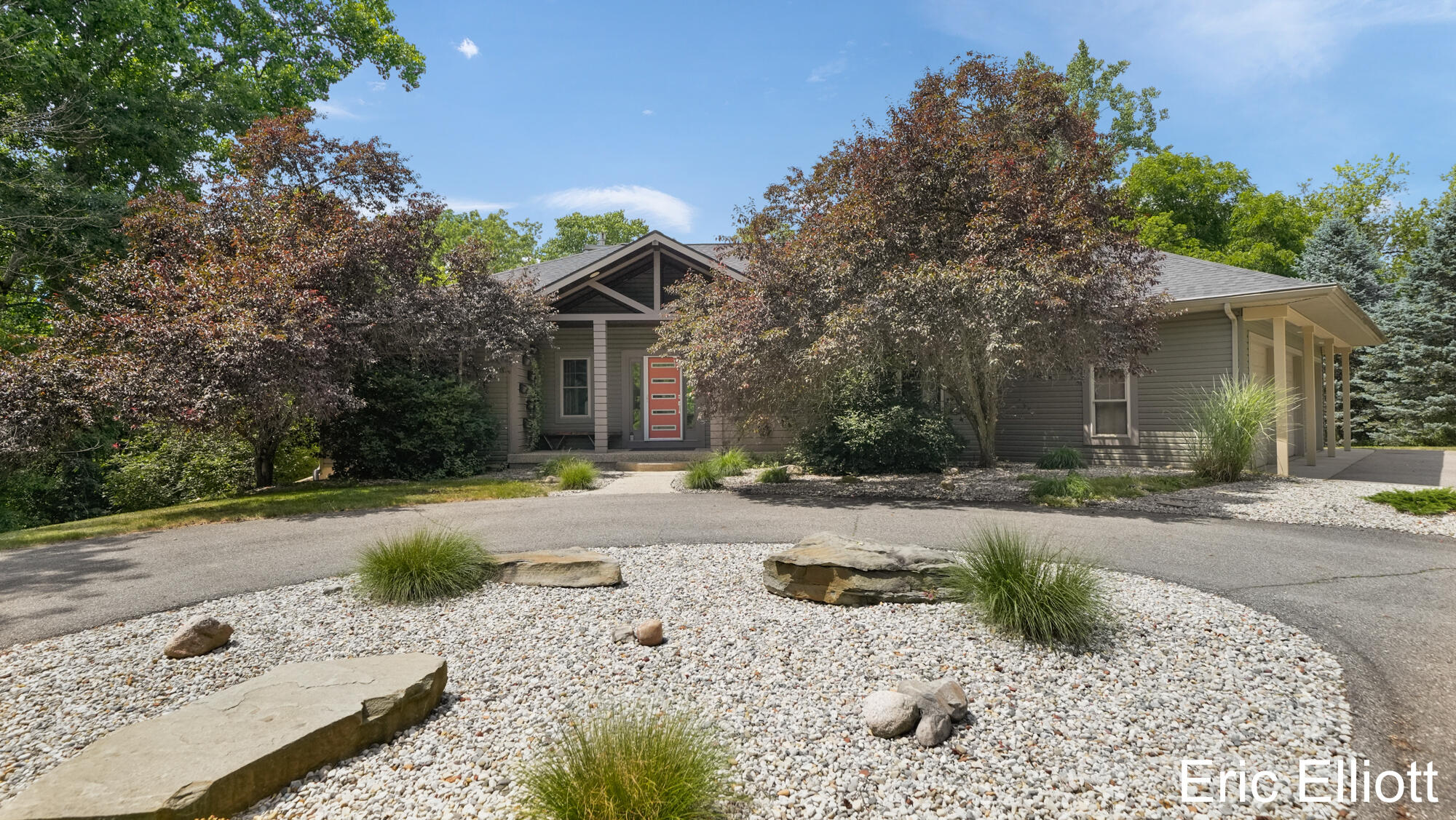 2219 NE Sawmill Drive NE Rockford MI 49341