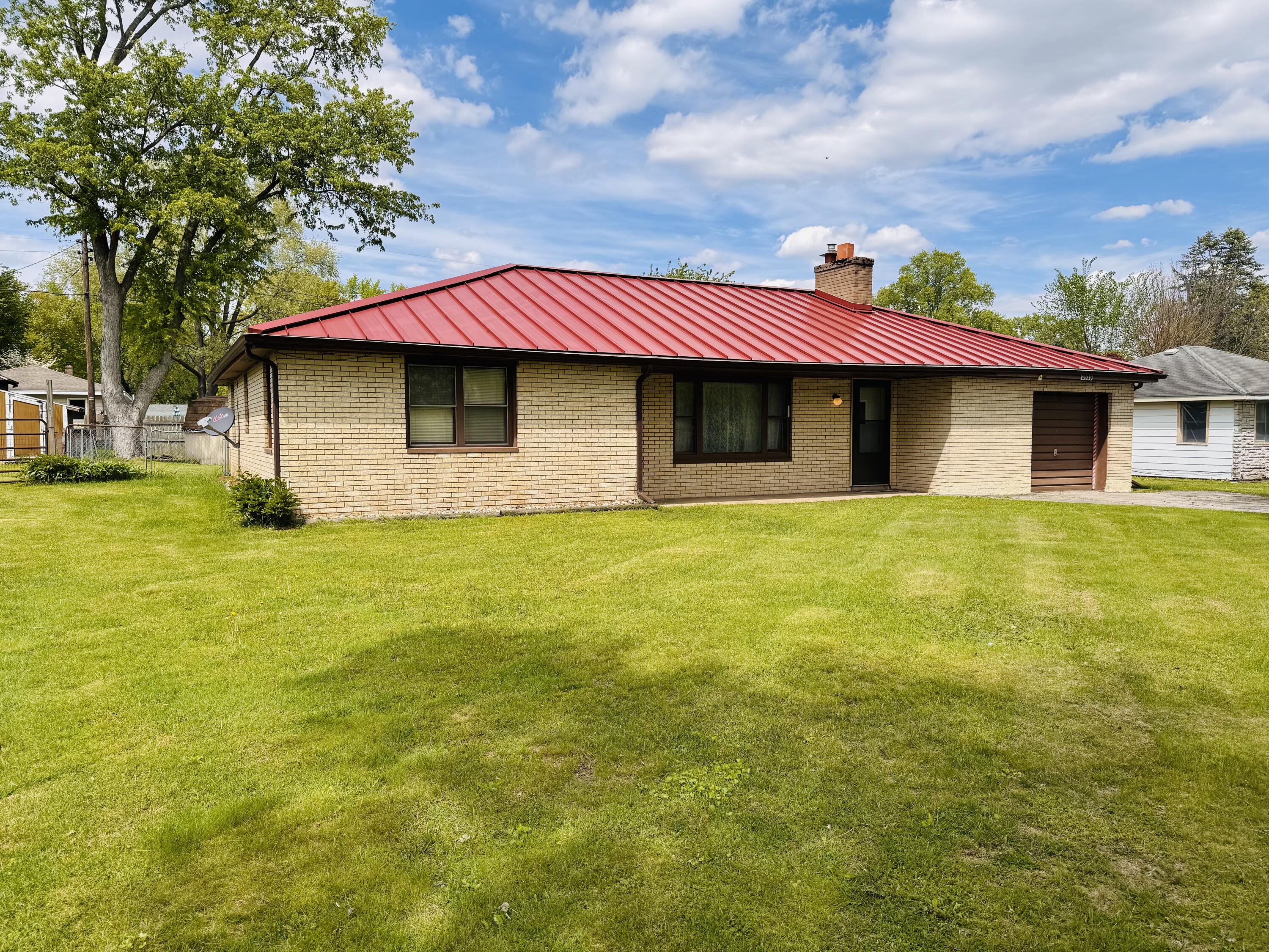 2523 Lake Shore Drive Niles MI 49120