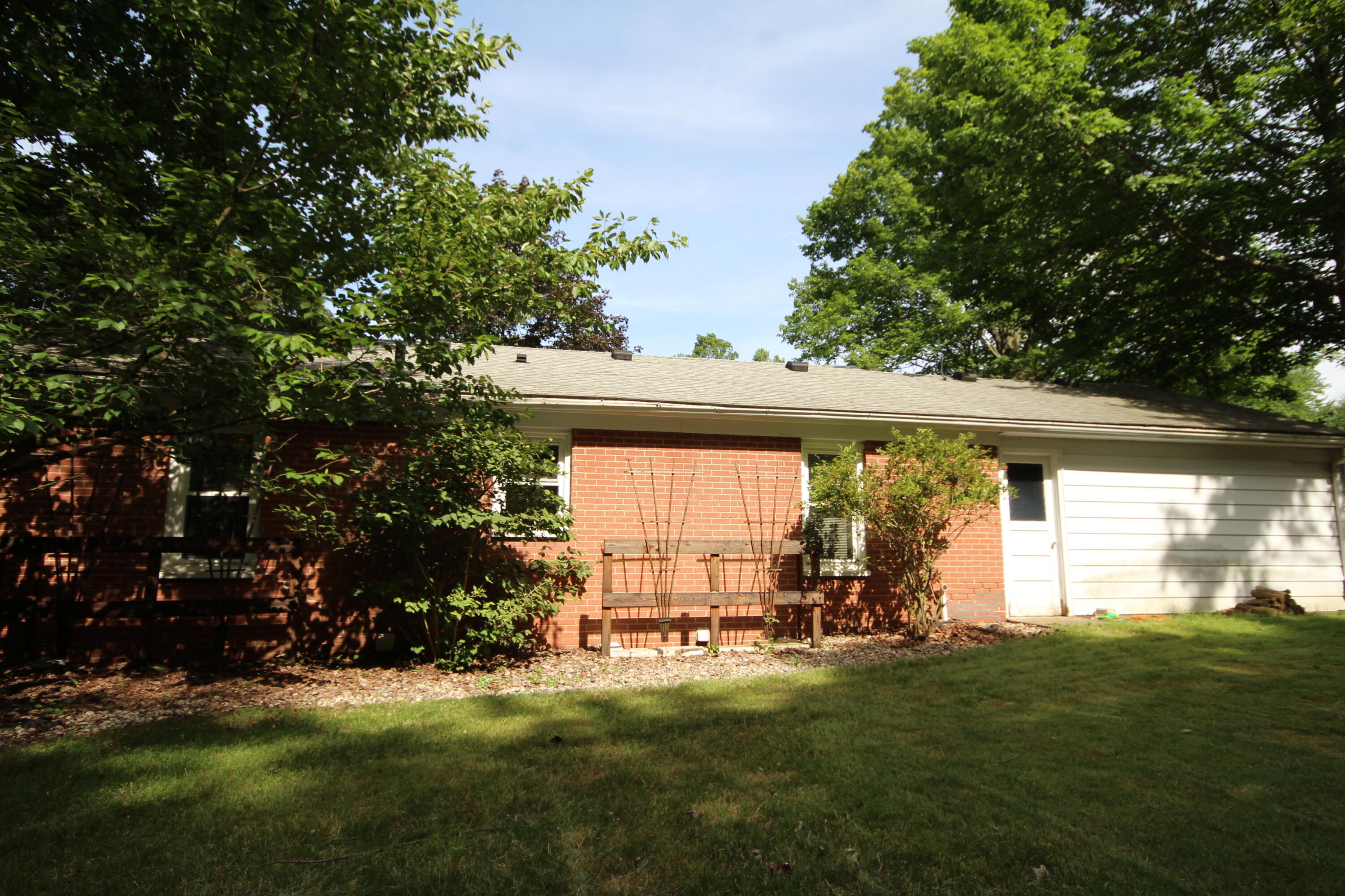 2334 Frederick Avenue Kalamazoo MI 49008