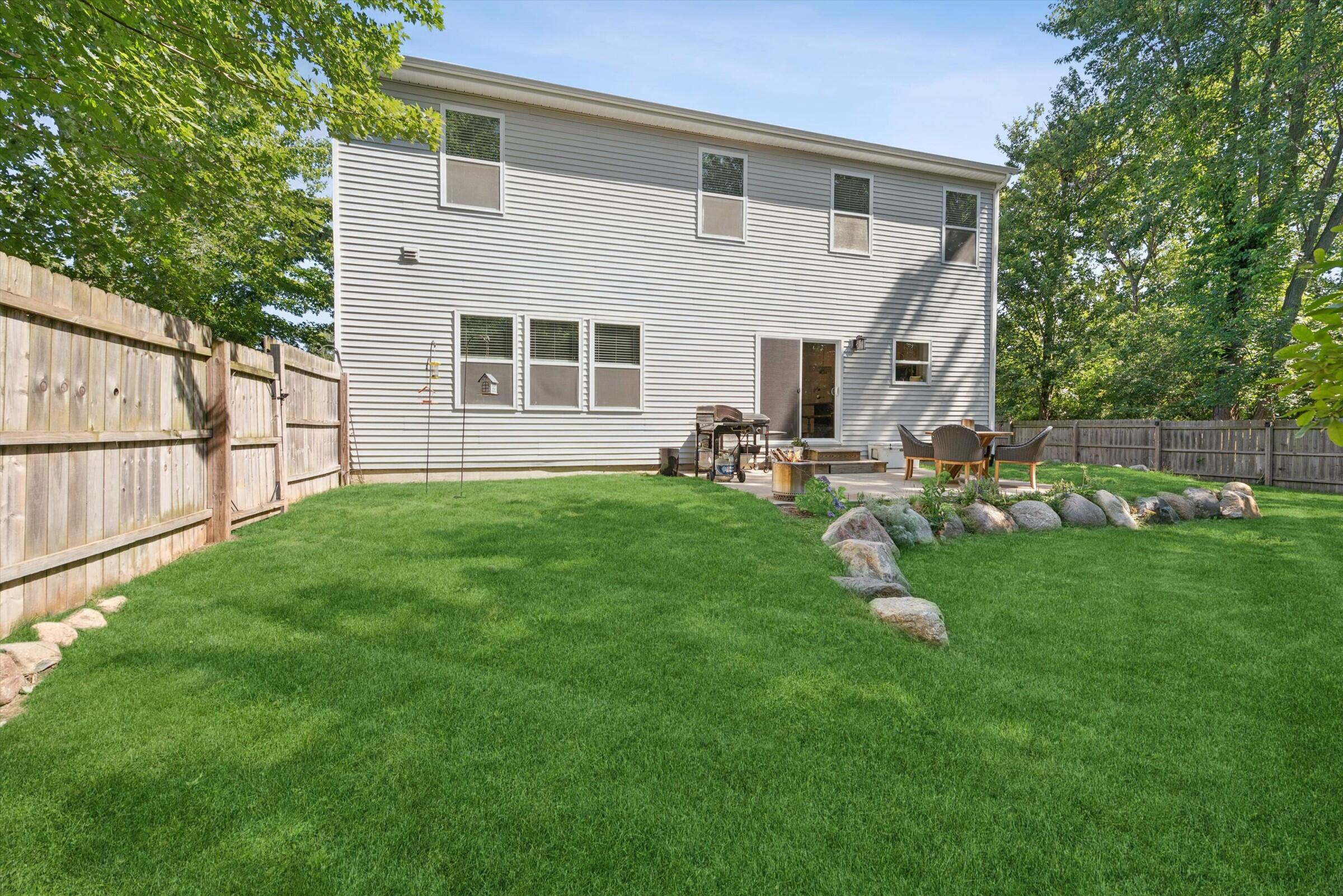 7242 Pacific Avenue South Haven MI 49090